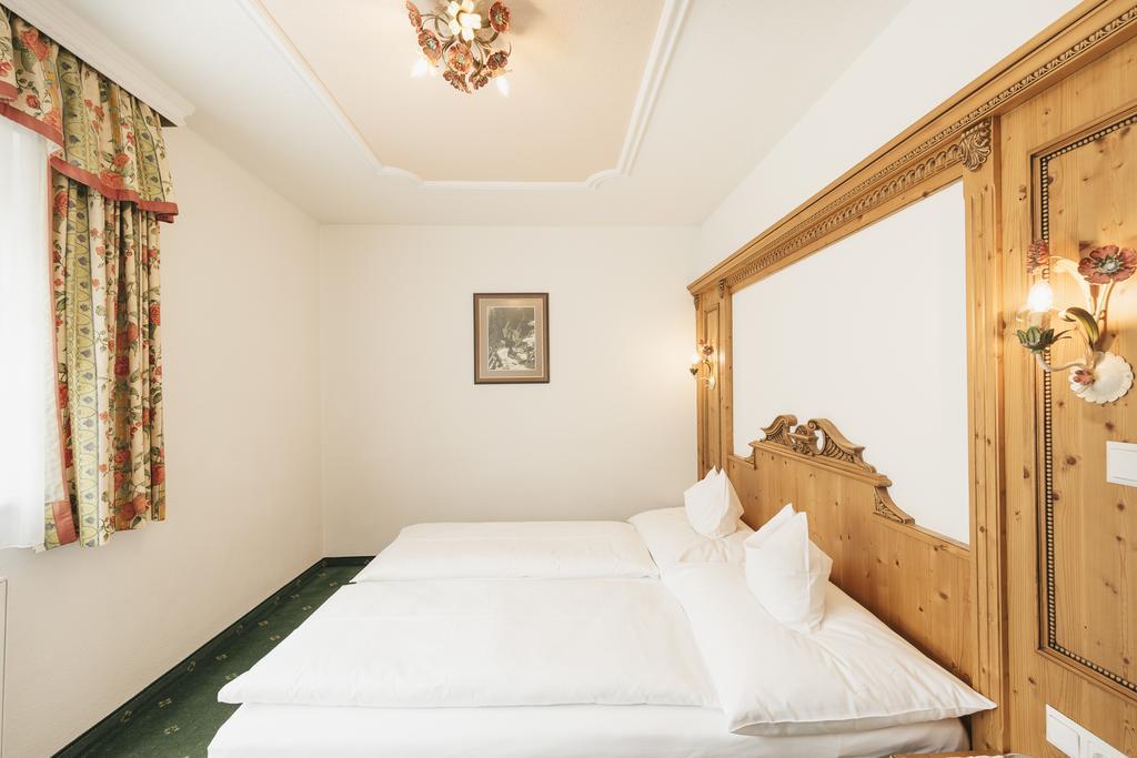 Hotel Hoferwirt Neustift im Stubaital Exterior foto